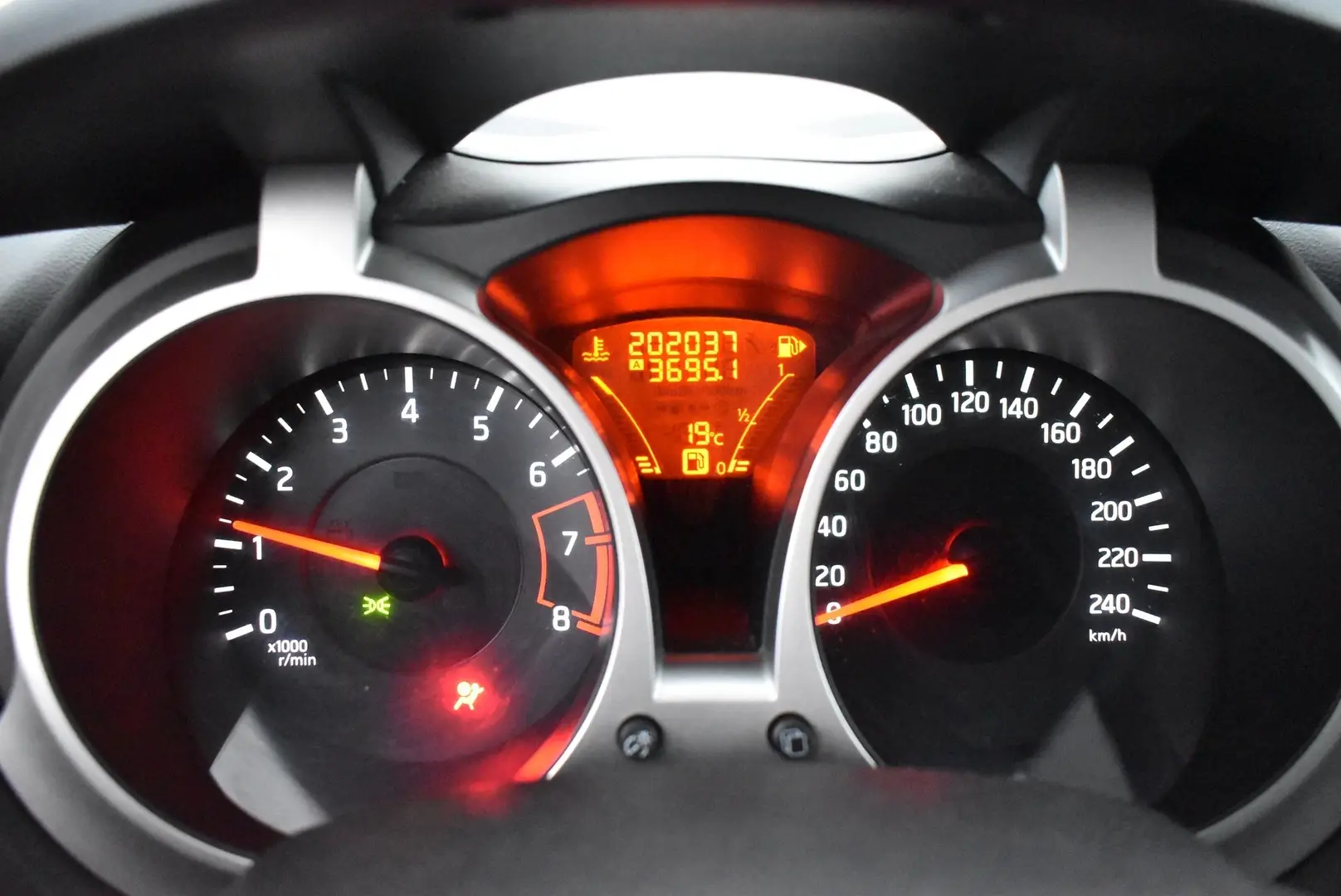 Car Image - 1NB5tT5LE3w6Bx8Eumqs1T