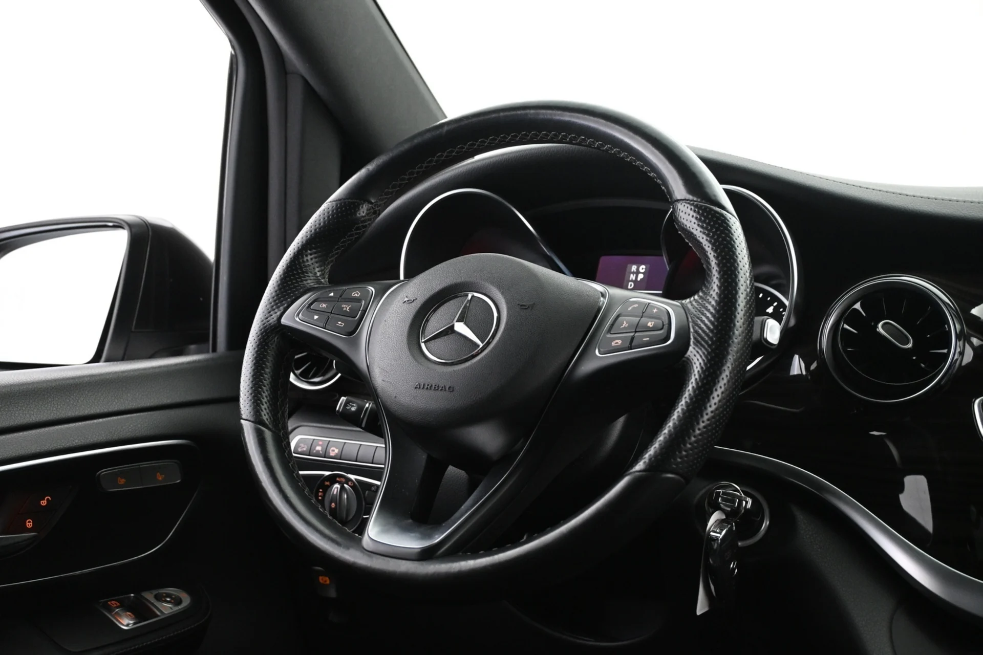 Car Image - 6LTBMJMbEvCBAZxyZuibWL