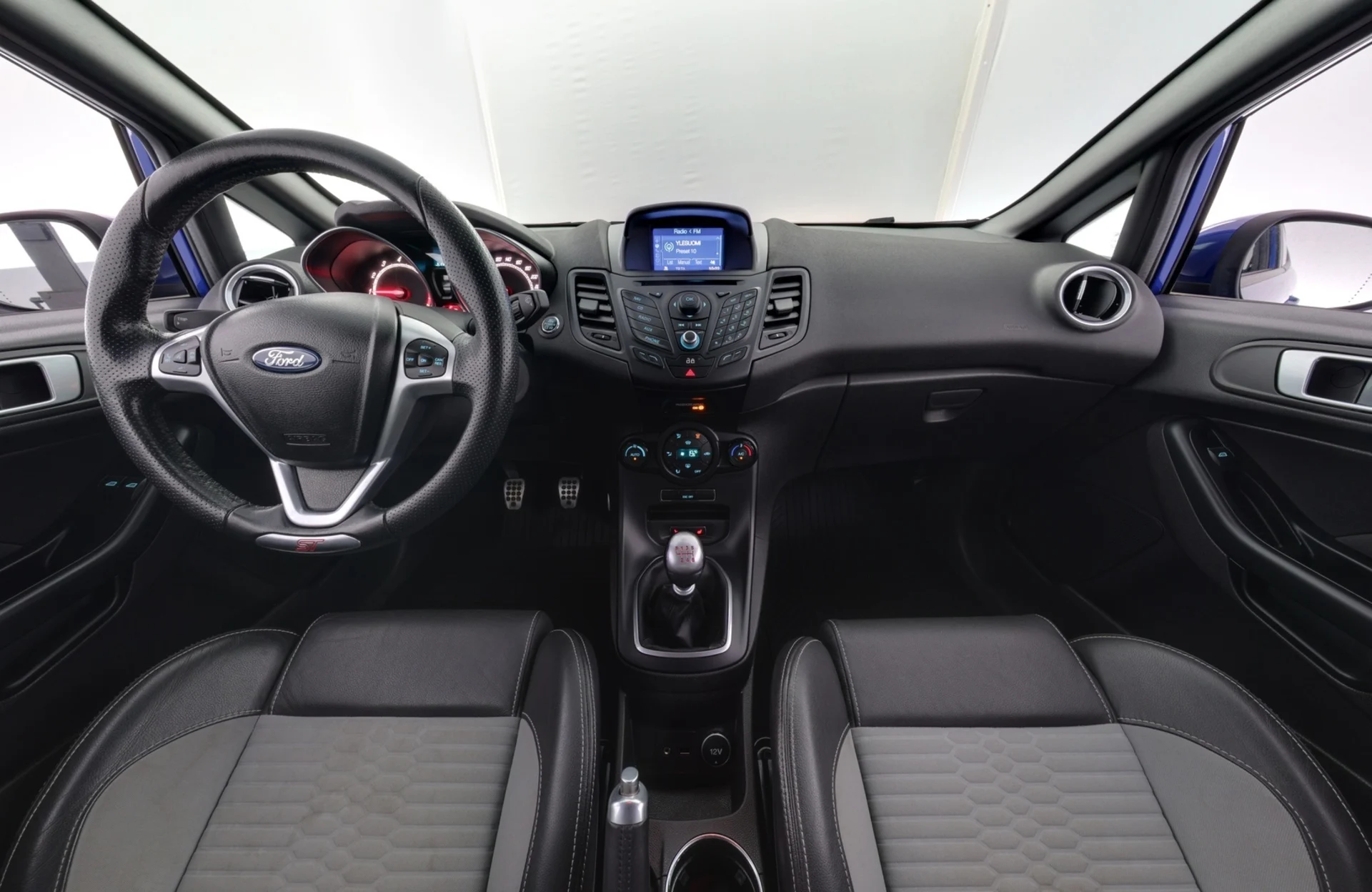 Car Image - 1R46CEi3e4NVlx8H4jsKf2