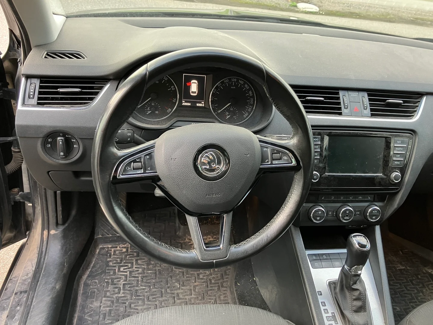 Car Image - 7eP4Nu9lPsLRuJthczZcr5