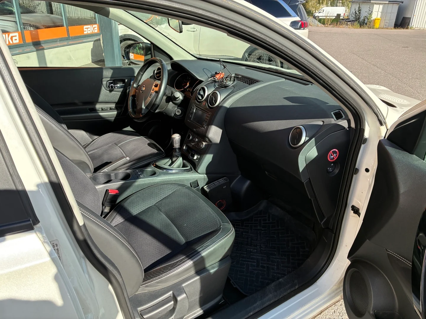 Car Image - 5Zi9OBddze4OUsihHwKVjx