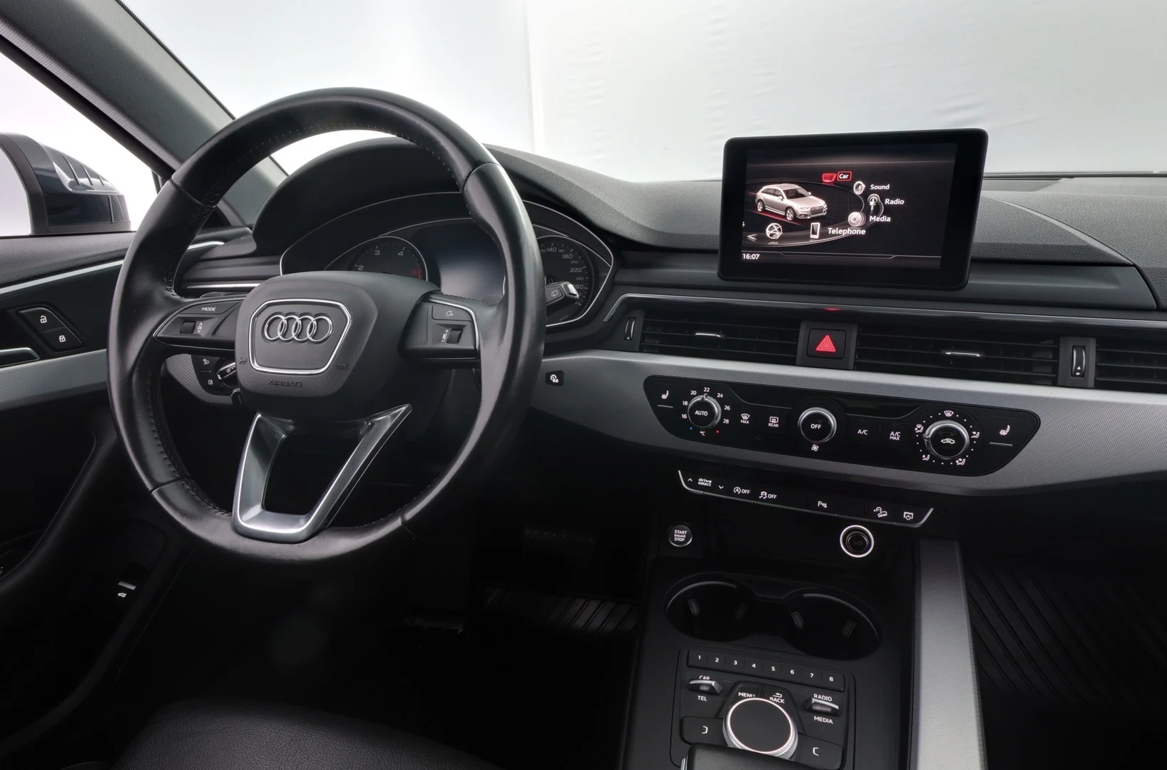 Car Image - 7DQP6AqYNImZzlDm31n17b