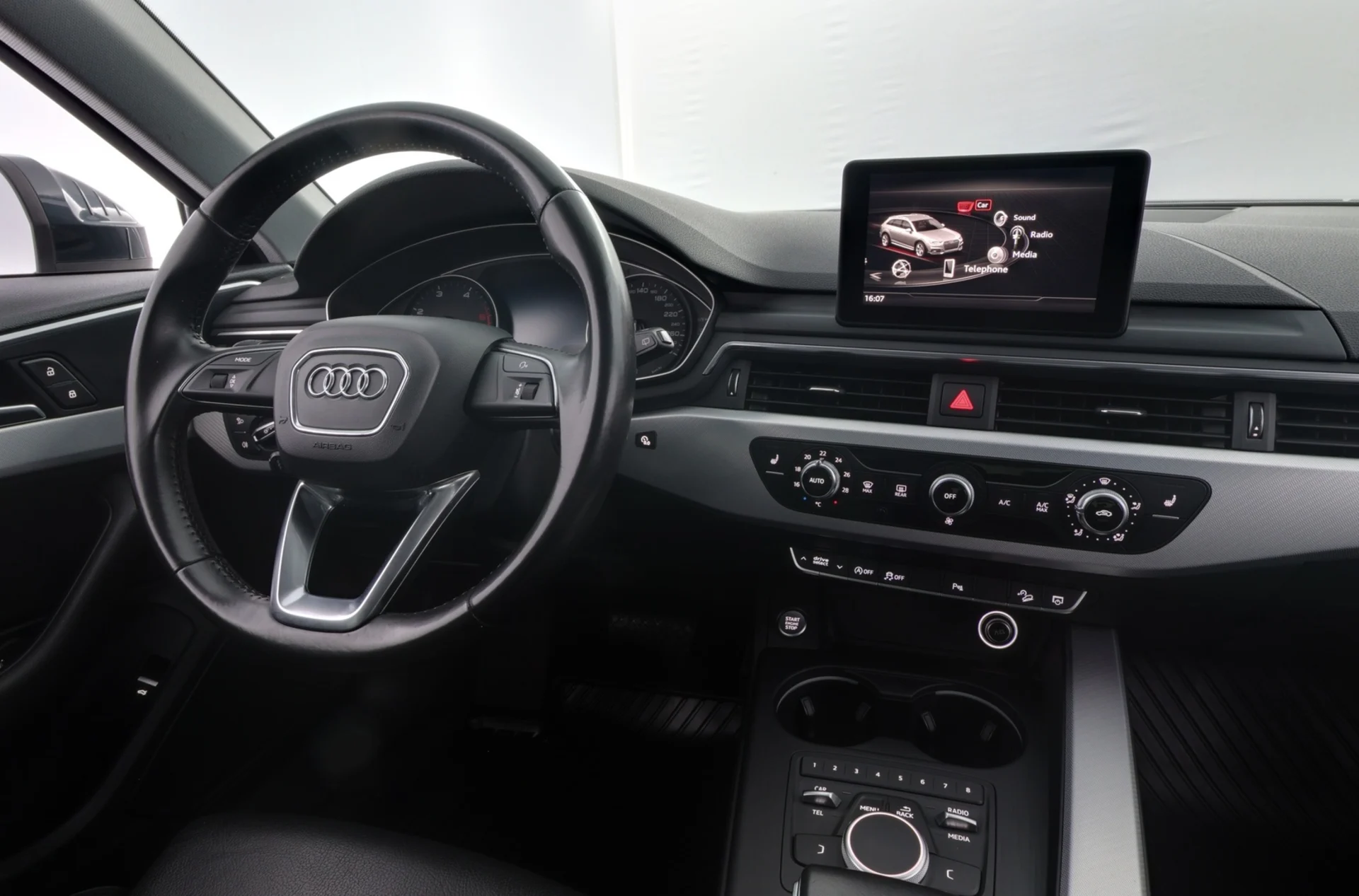 Car Image - 7DQP6AqYNImZzlDm31n17b