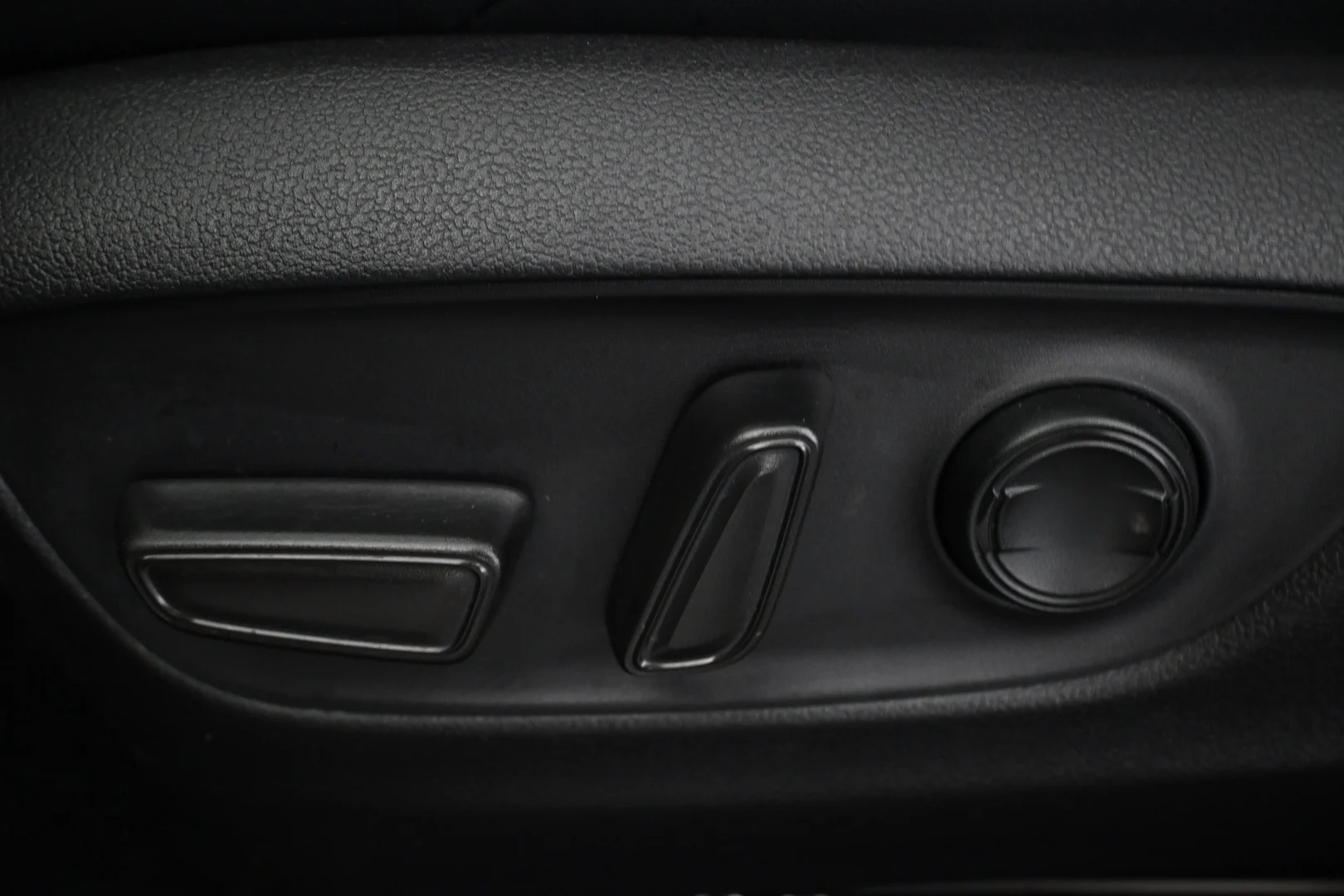 Car Image - 3E3iu7quo5rTkJ0lZWdNlQ