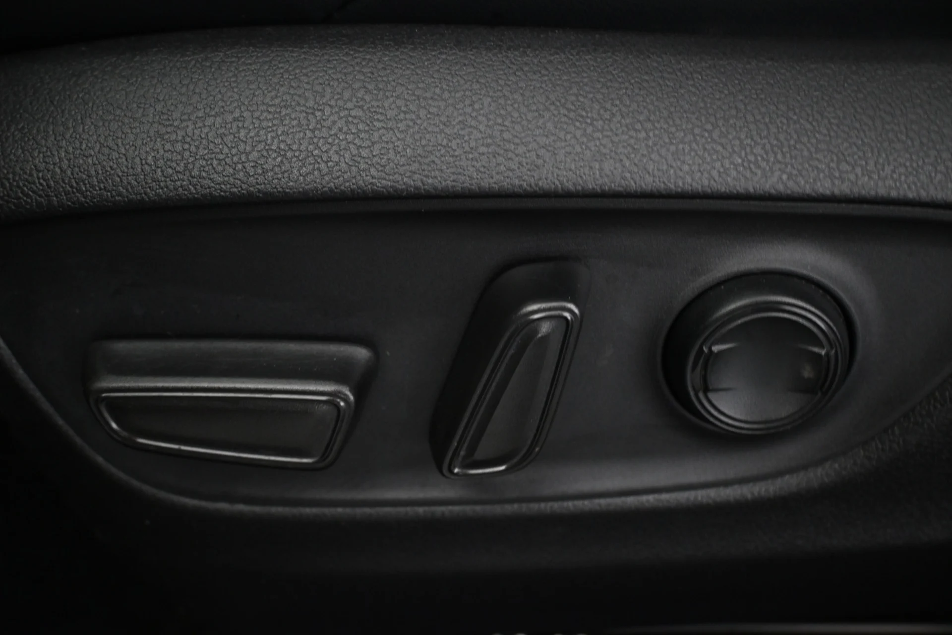 Car Image - 3E3iu7quo5rTkJ0lZWdNlQ