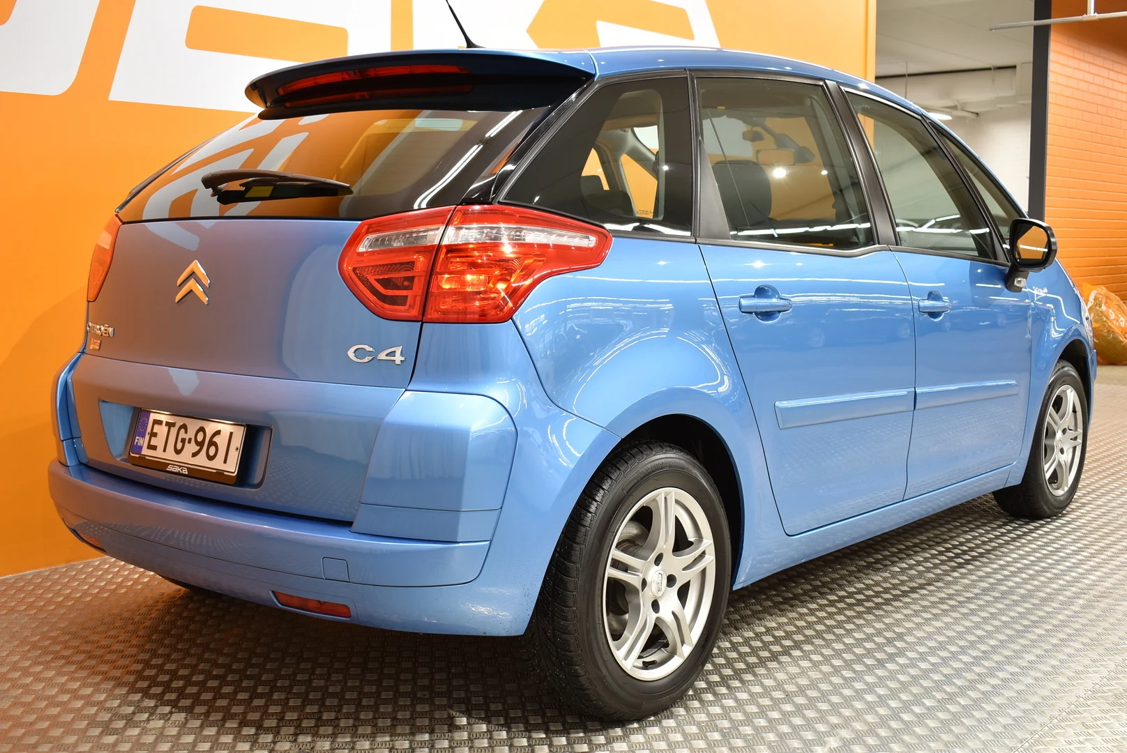 Car Image - 5J26SwNNkgvAGNxYnQyfBZ