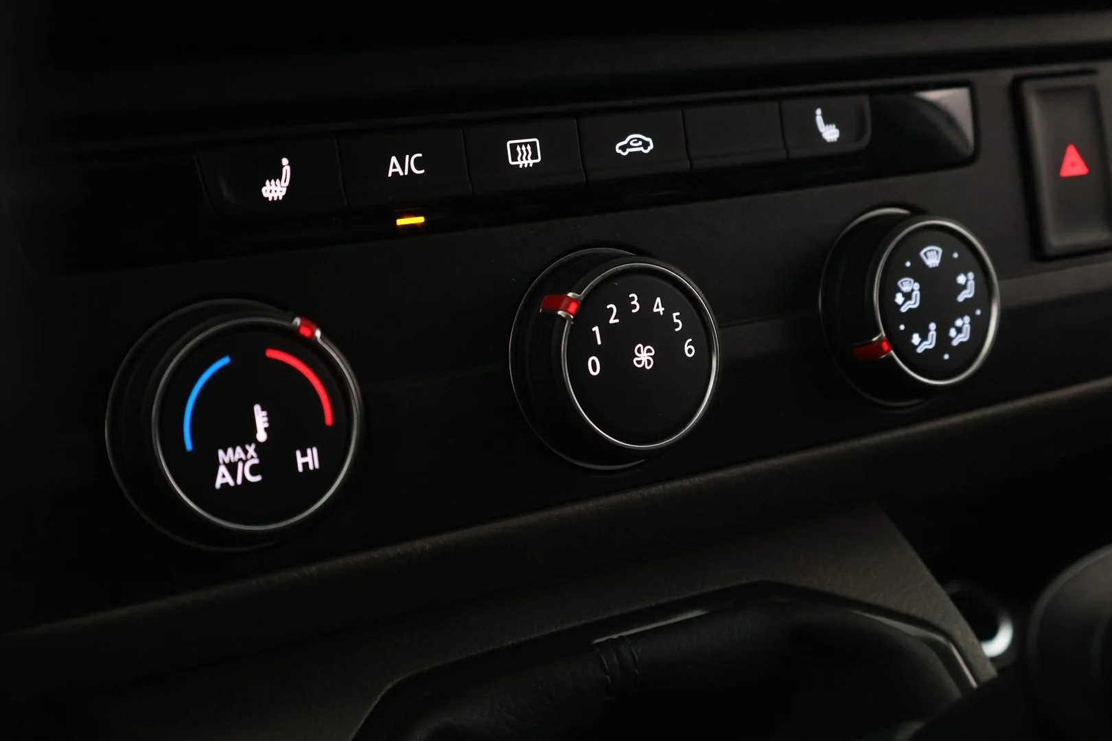Car Image - 3mO0E0vQLAfSavE4qrhZWd