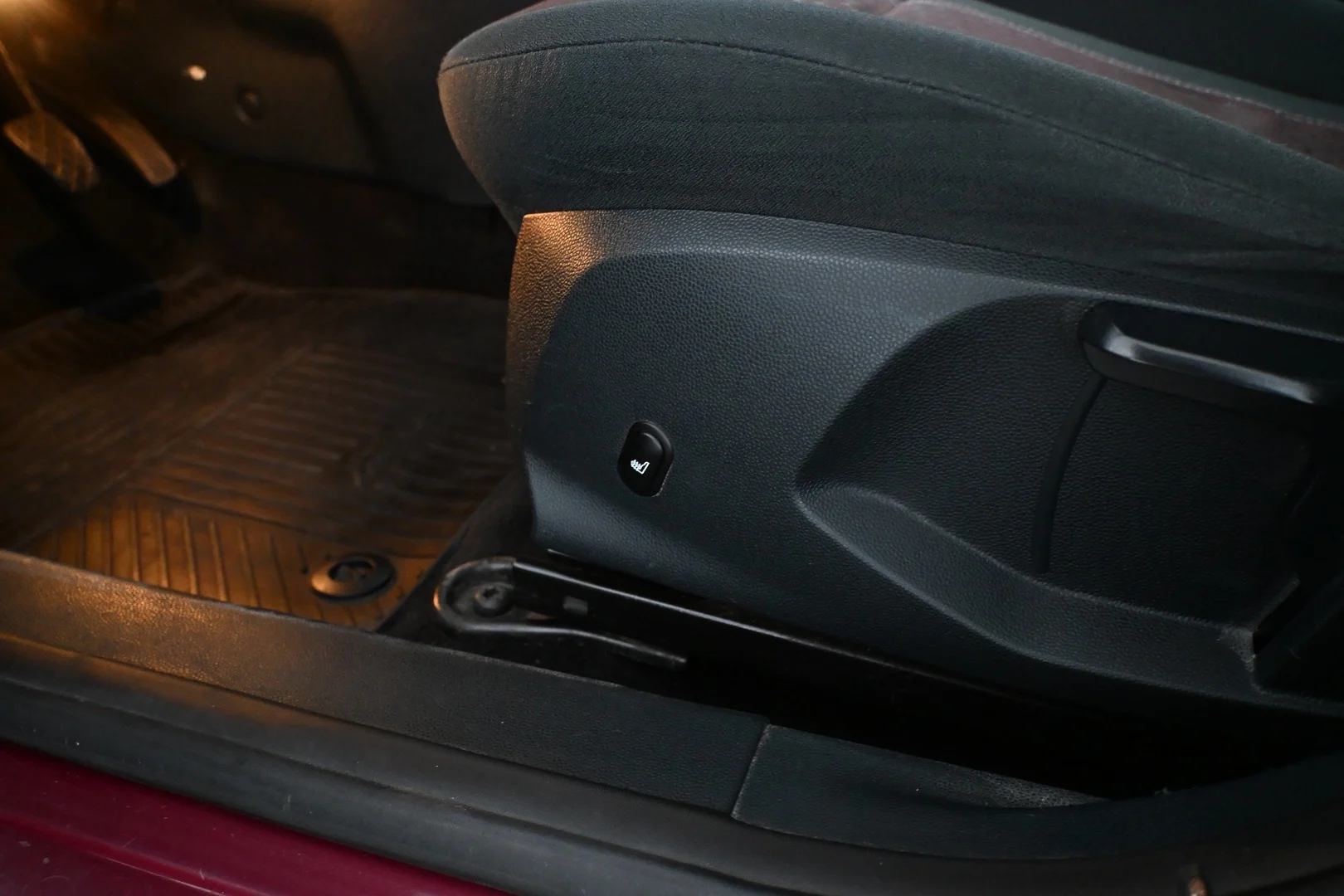 Car Image - 6J61LkNJs3Jkl2nFPBn3qa