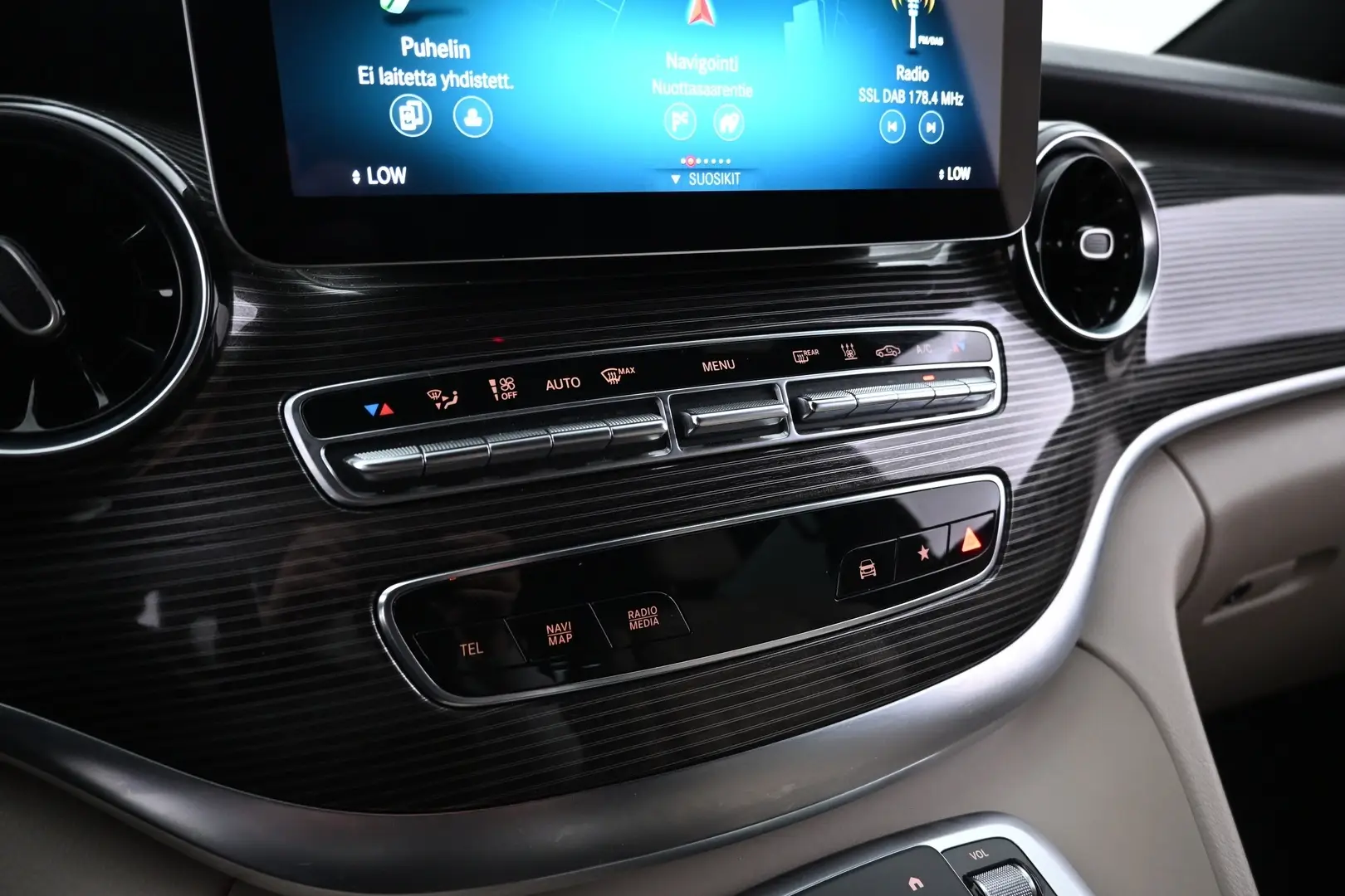 Car Image - 23fm6KtyYLUp9GmmLG37lx