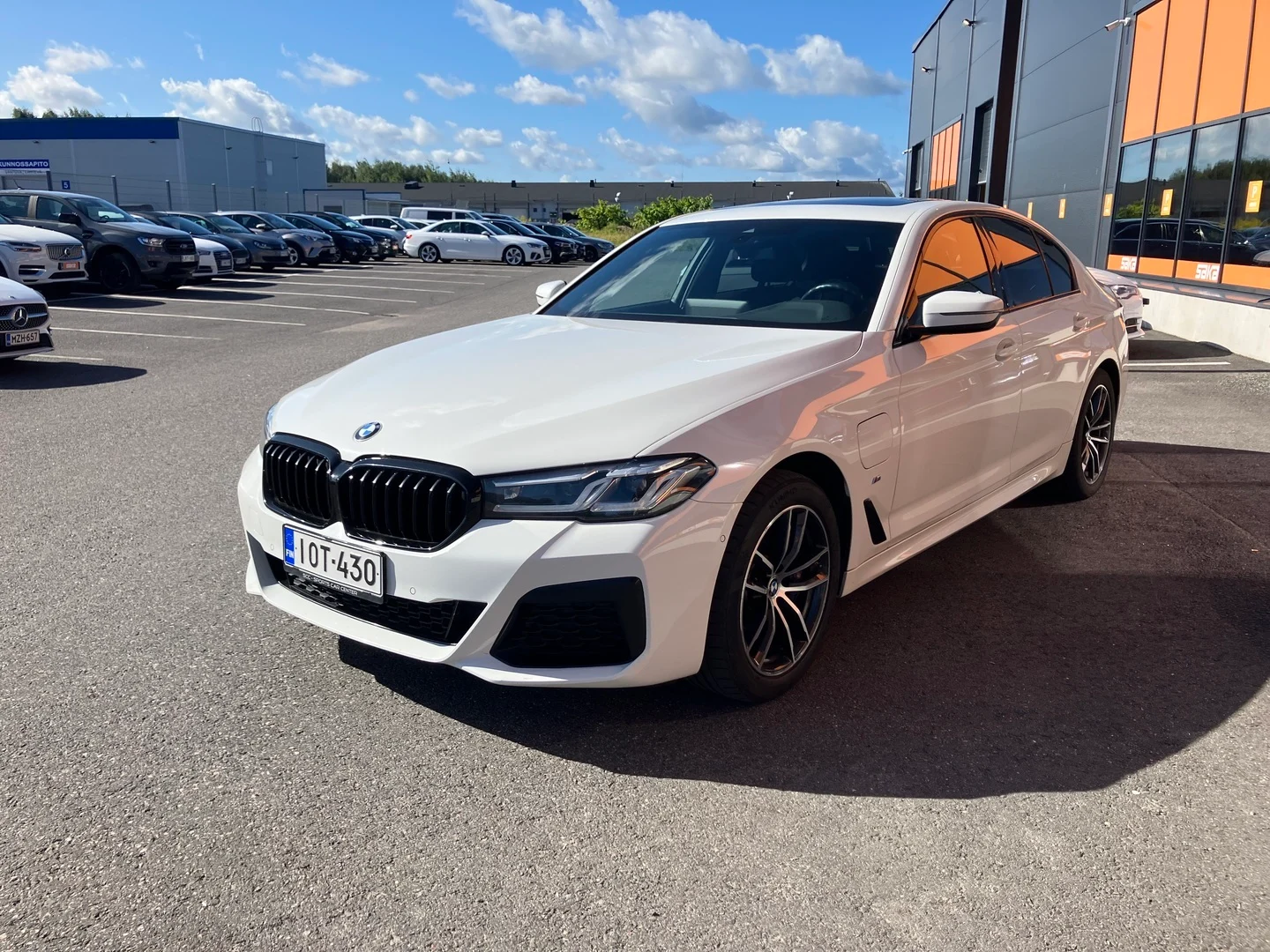 Car Image - 39Avo3IoYup6ZvGj8R4GOW