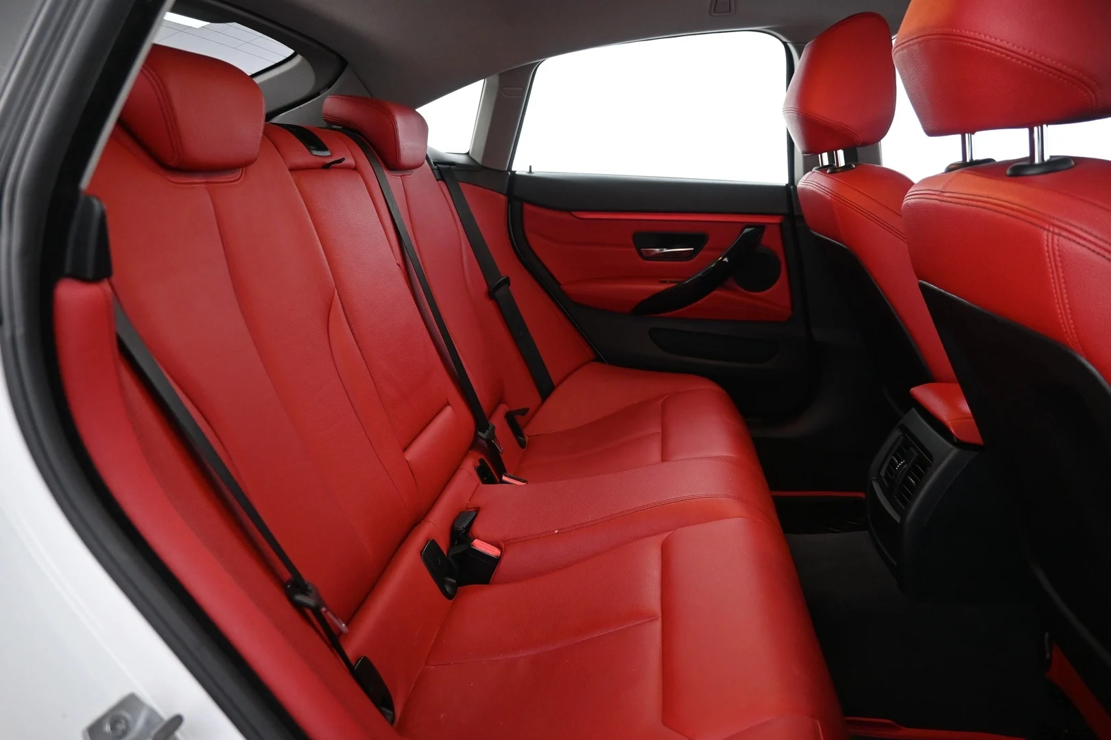 Car Image - 6eH0DCvy4vjoVhDXm0JN2s