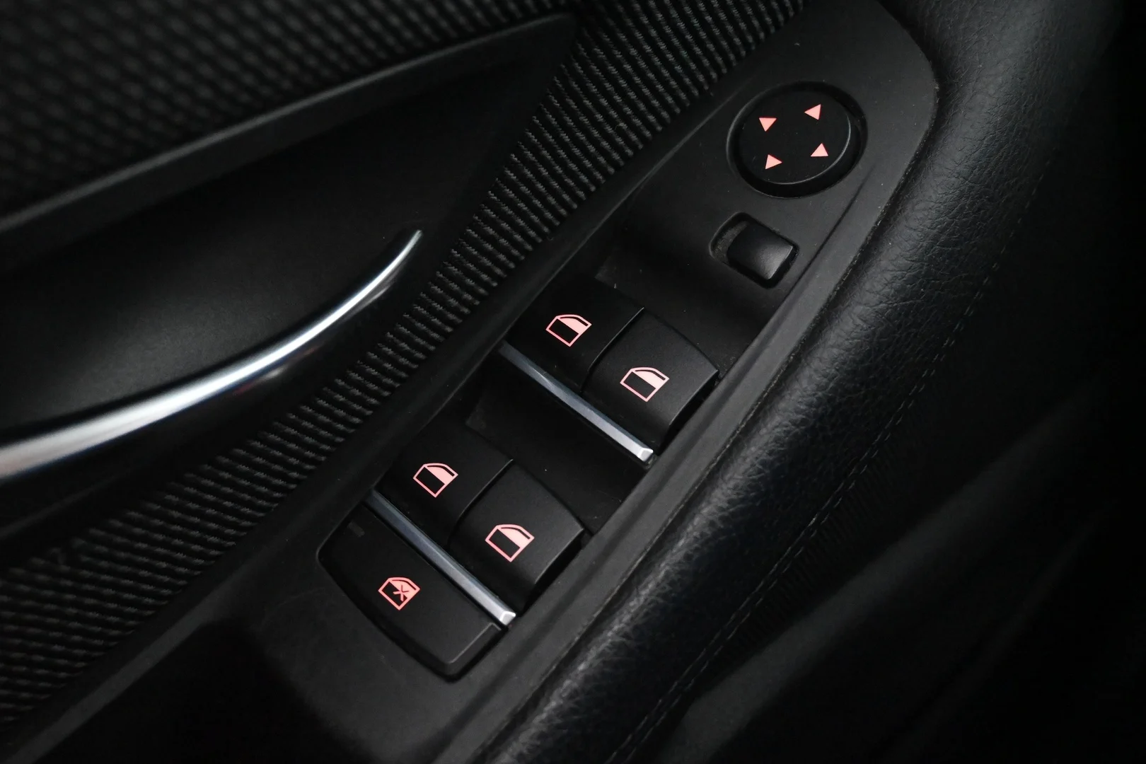 Car Image - 2Nxu3iKaGWjr40NLxiM6di