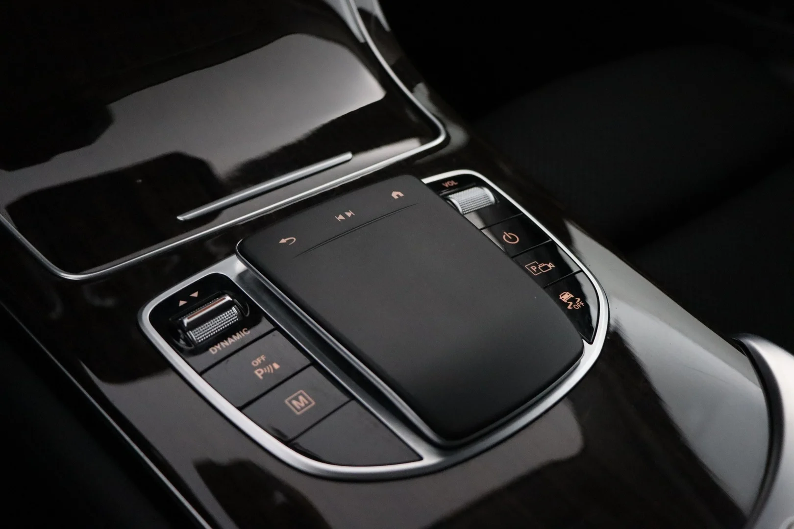 Car Image - 4QkqfVuvj2jDuUaiLfqDj