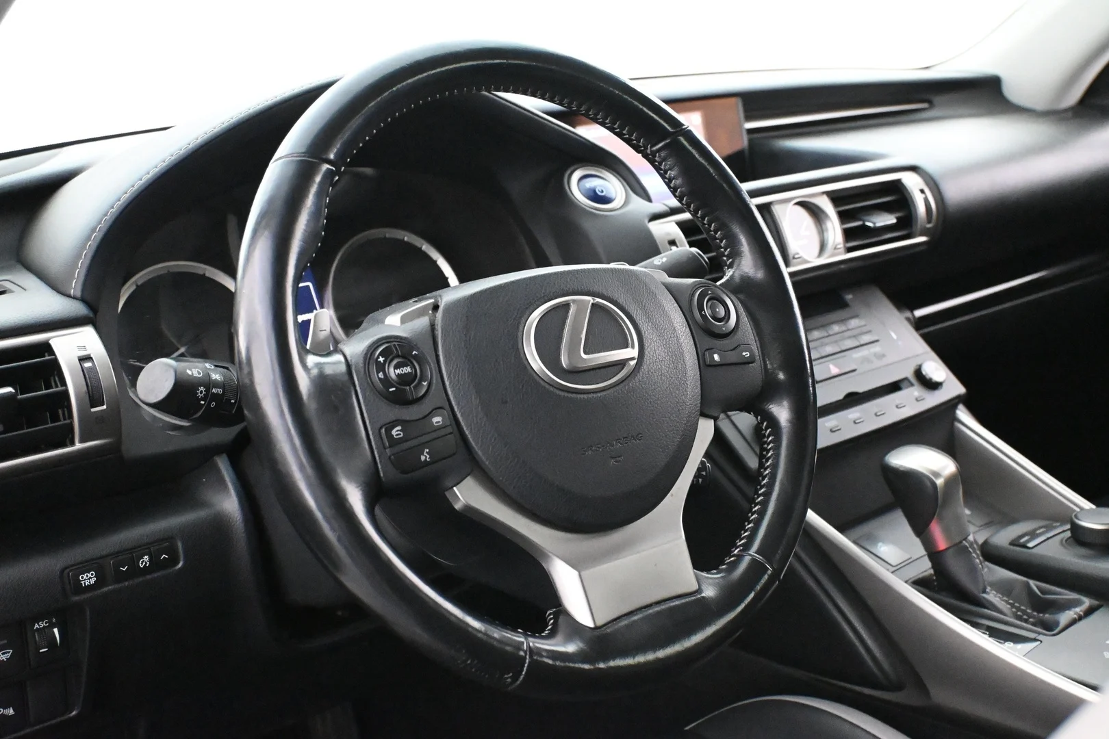 Car Image - 3rWvXhbzmb2l4UVNRs3abO