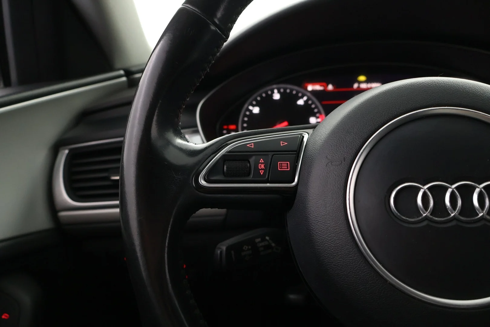 Car Image - 37jZzAKUCjlDXr88qj3yeQ