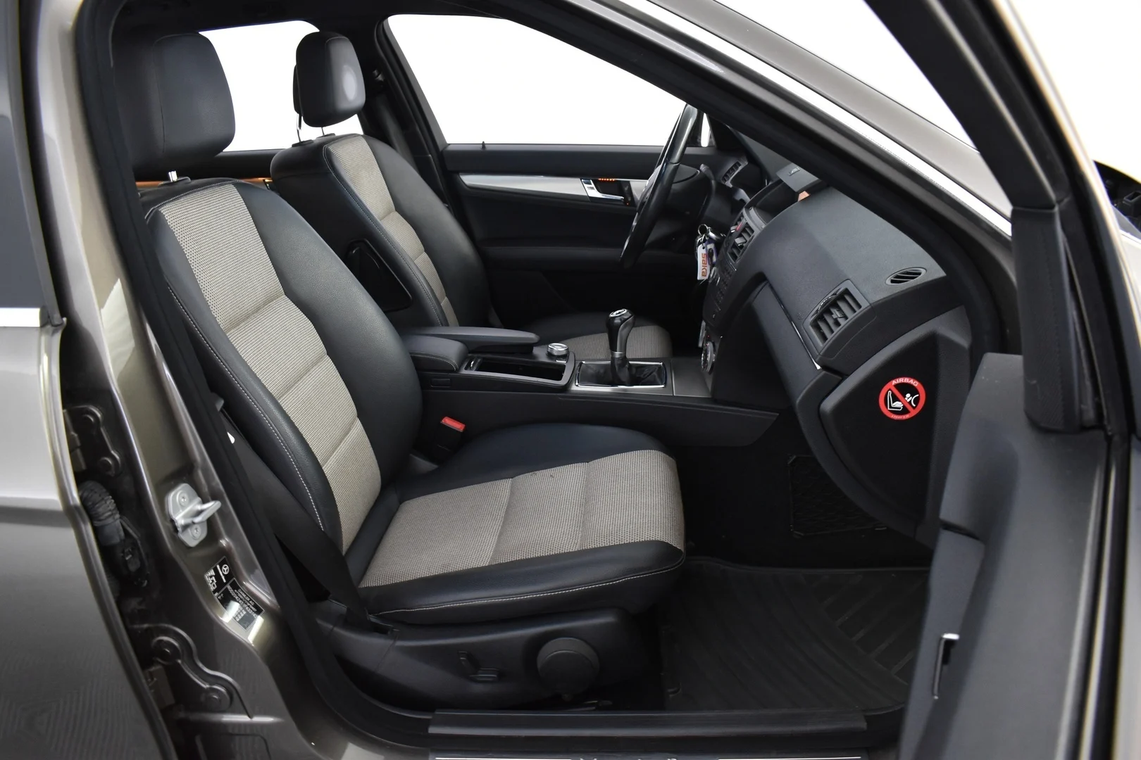 Car Image - 6eTrHugMzHNrSlXm8pELy