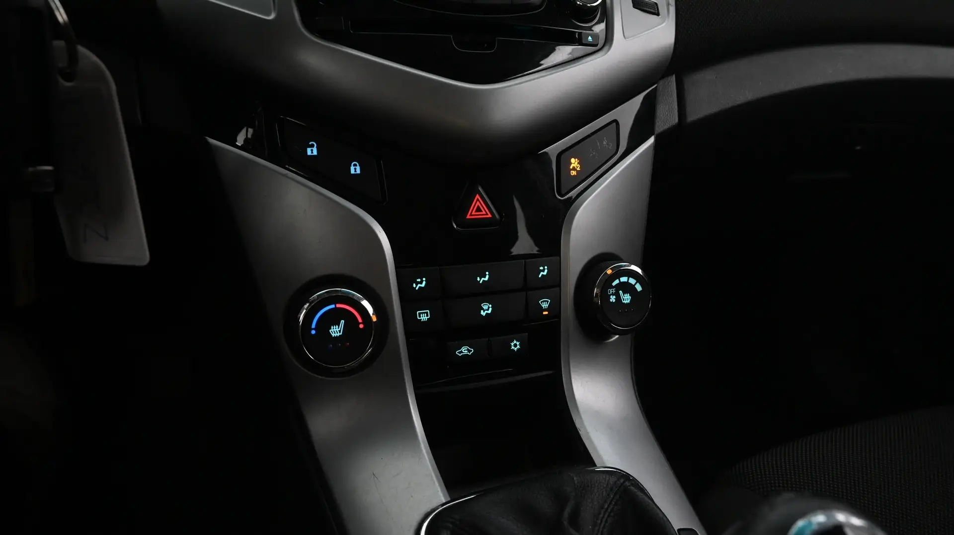 Car Image - 4PI8z8T8bC3XAYFVll6urv