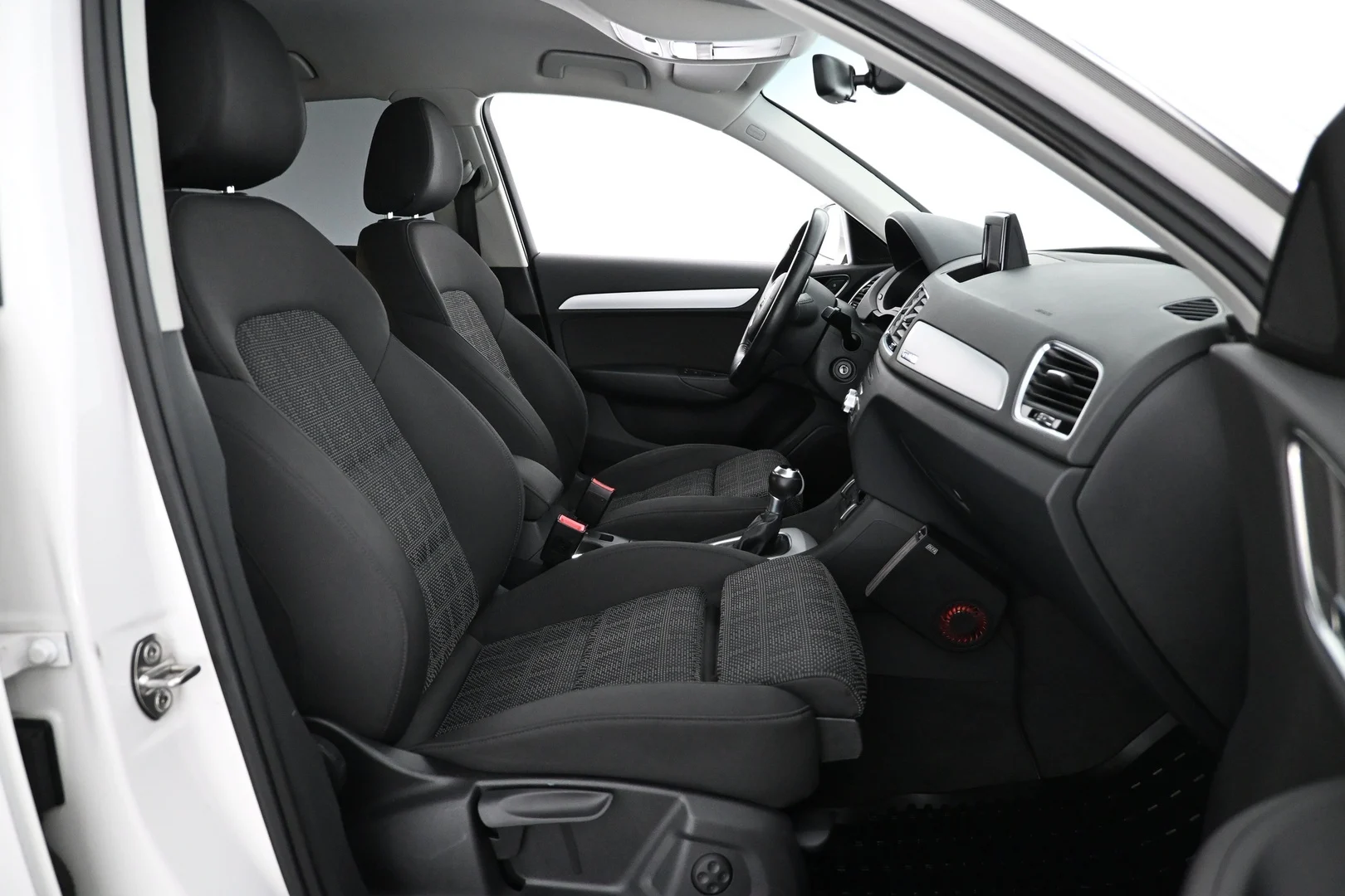 Car Image - 742MCYjj5w4aFsiSyAbi0t