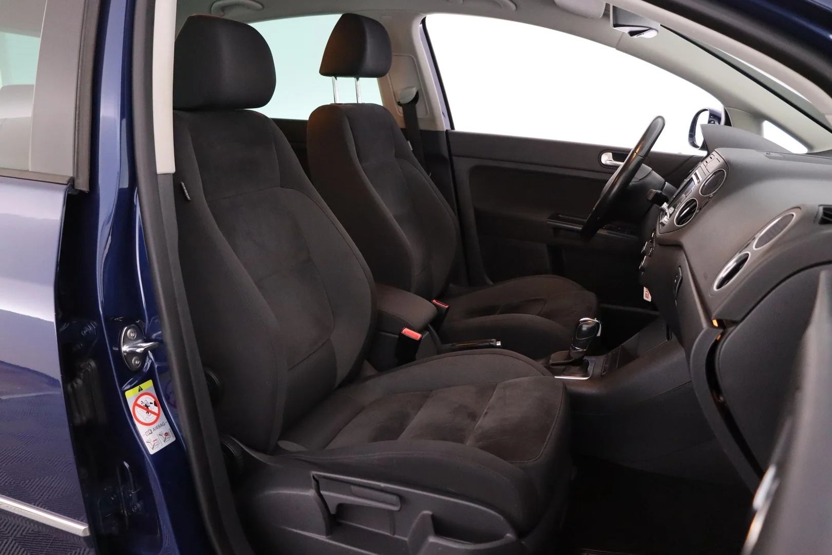 Car Image - 2HZKan1MwL33p7TlBYEJM7