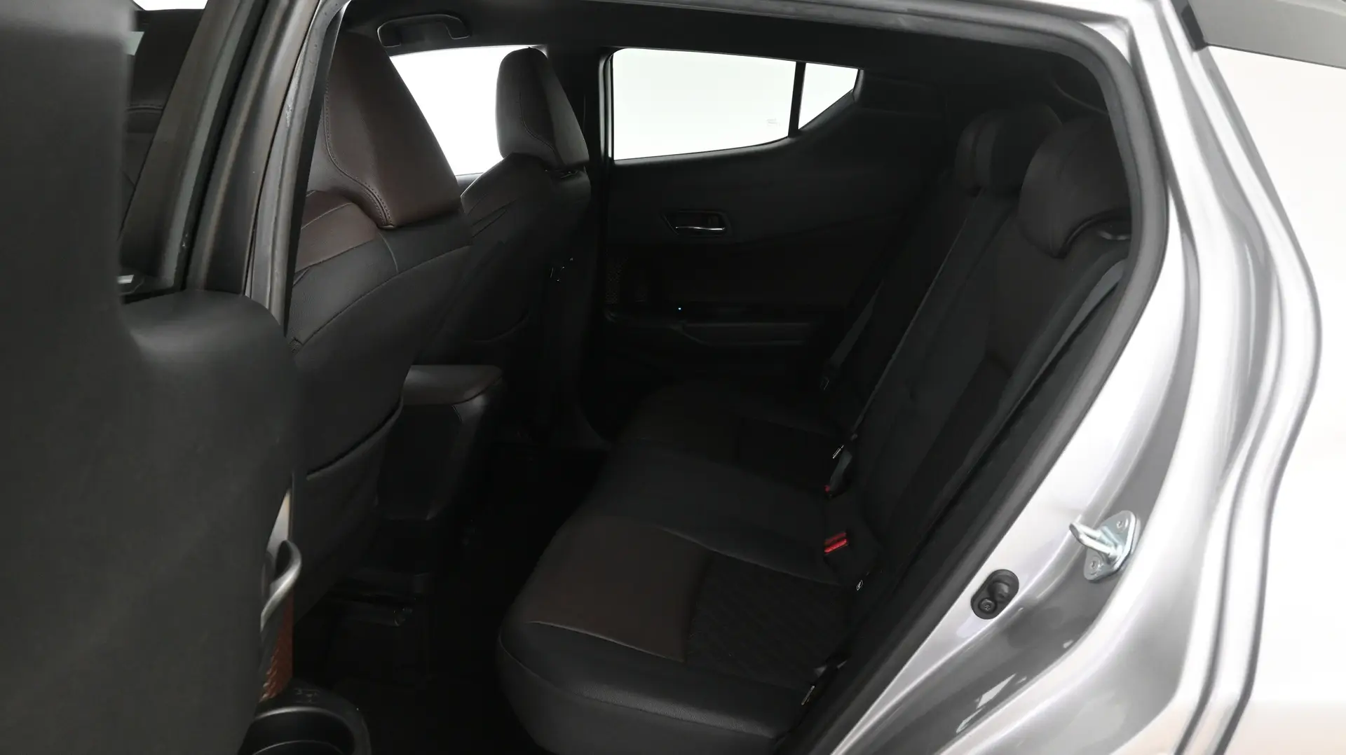 Car Image - 3Q1amyIJPYrZ0STkg3pSBx