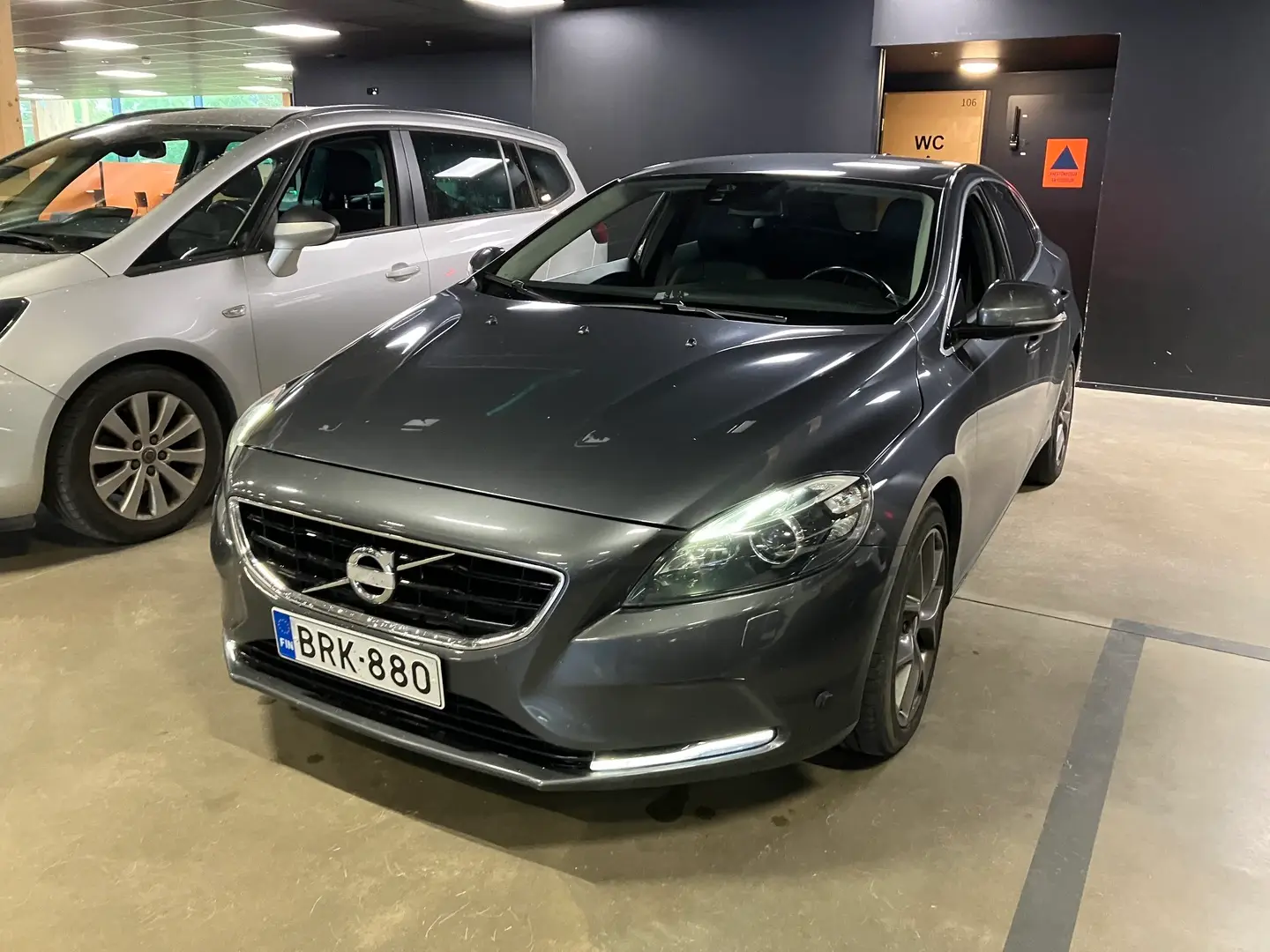 Car Image - 4UUtbR0MF4TY3QgRmK6hjS