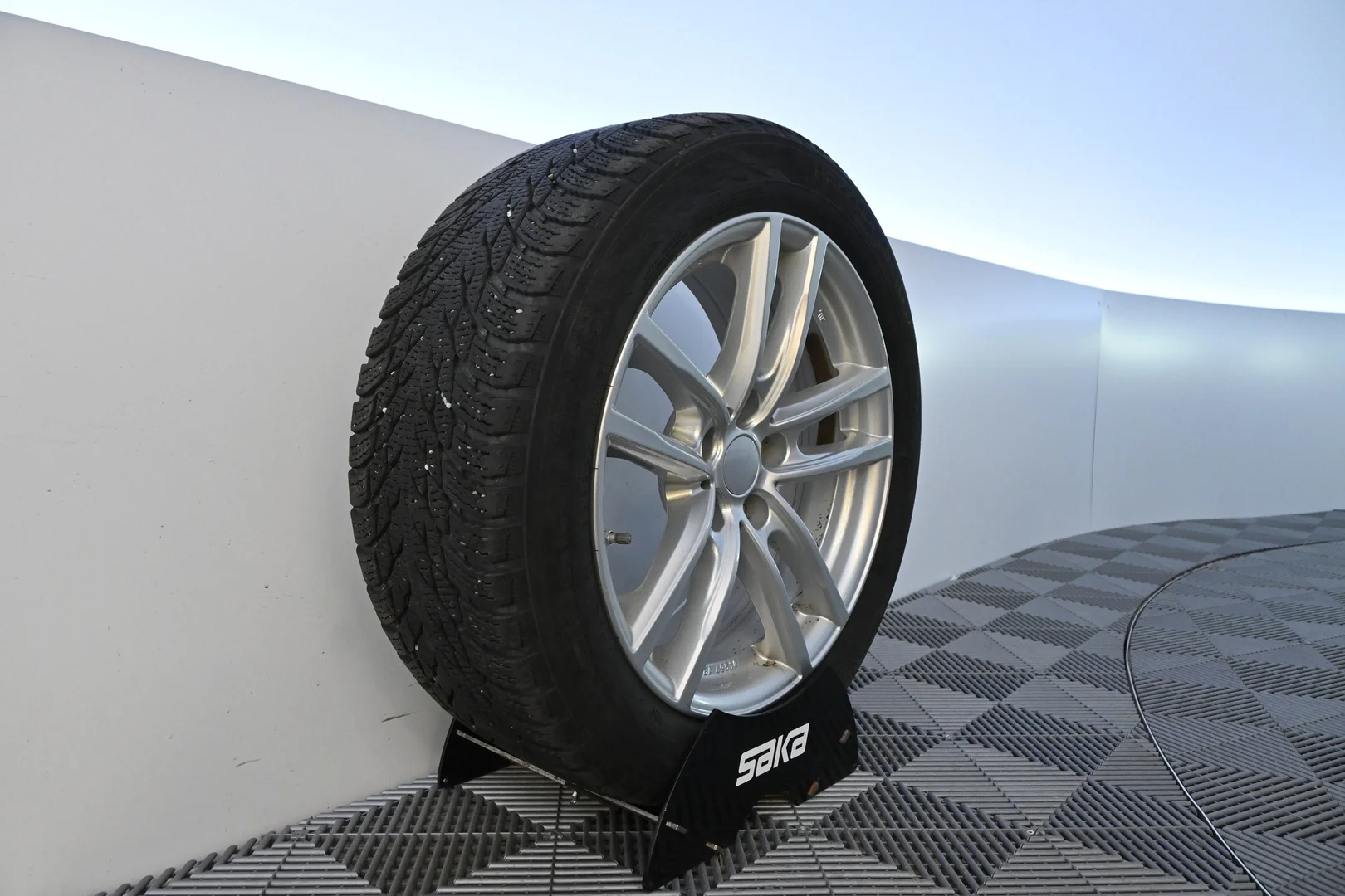 Car Image - 4U20OIdKq4iWmMTbx9bcyM