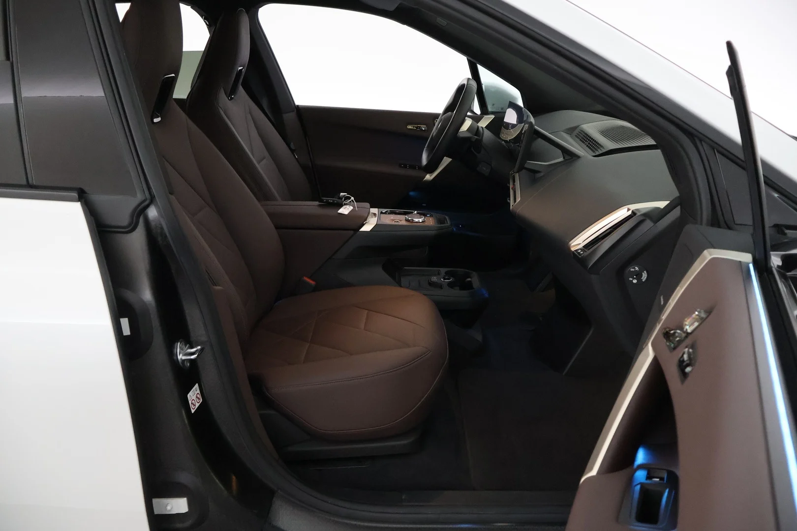 Car Image - 7491JuJIVOhm1fQvEp211V