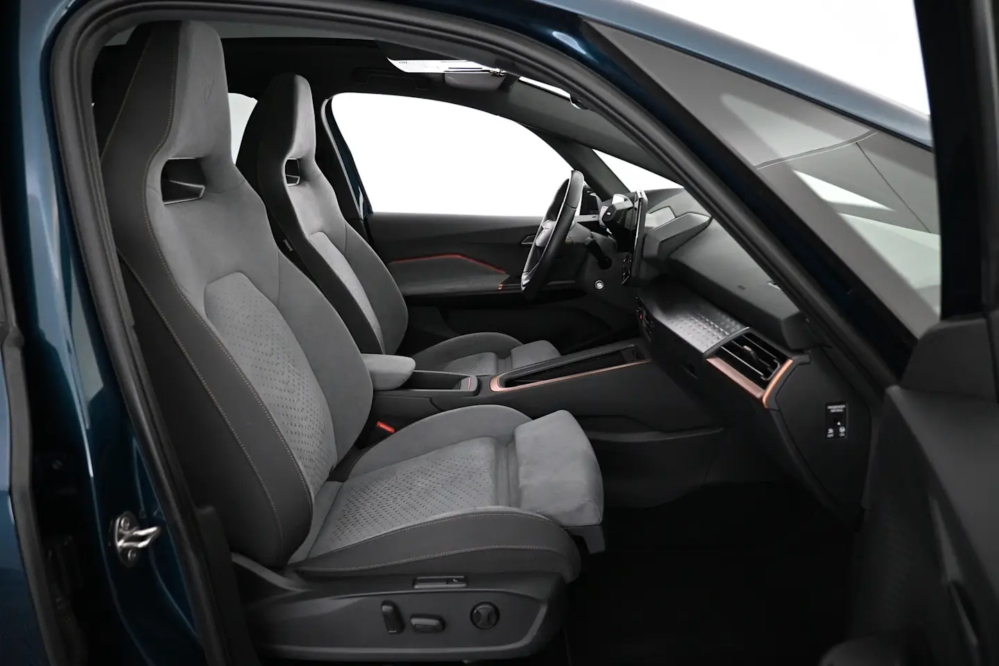 Car Image - 45VZzomvl8oME15BqKDWq