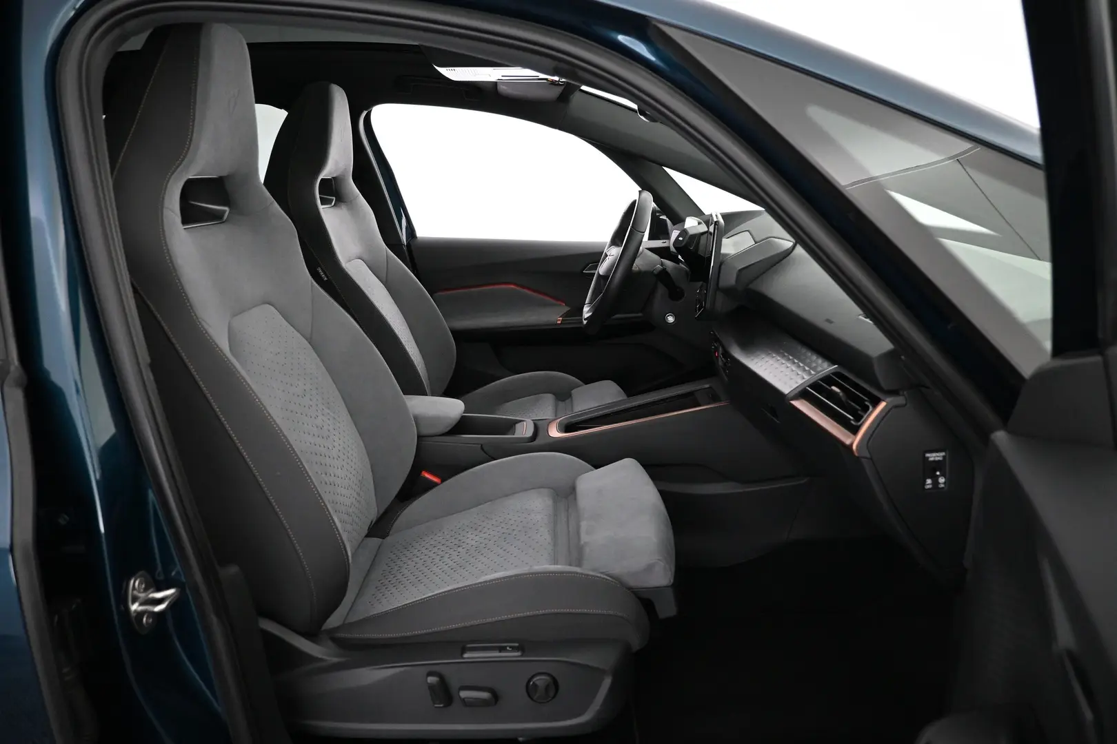 Car Image - 45VZzomvl8oME15BqKDWq