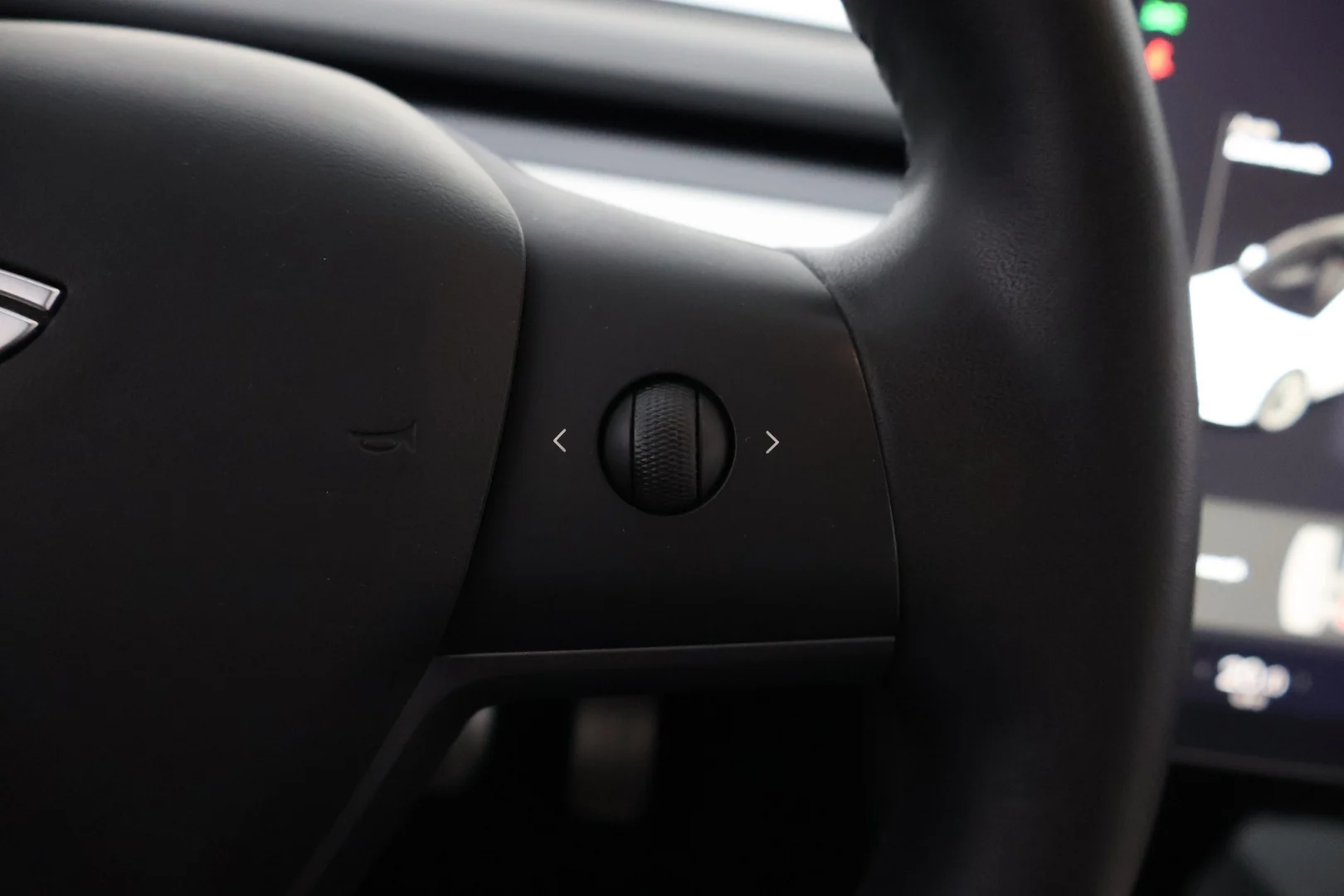 Car Image - 2BwbUrb0CboVihrDJ0m8Mu