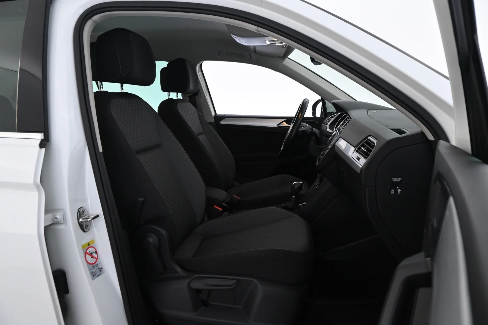 Car Image - 7l69kXpP6YWqr22azIRoBq