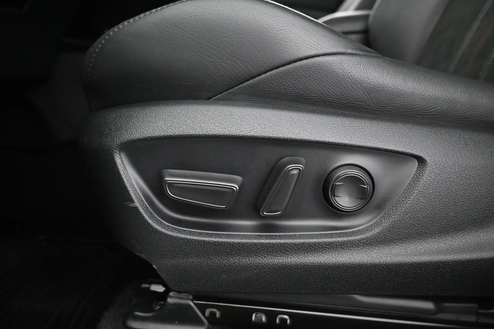 Car Image - 2TINGaqVqhuqQ1biLQ1j3R