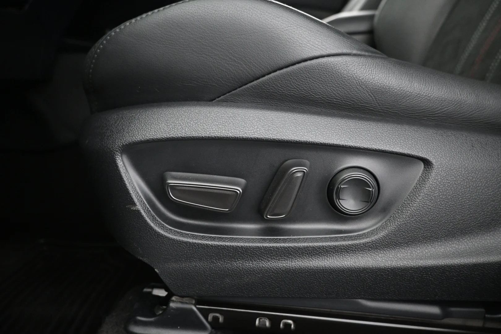 Car Image - 2TINGaqVqhuqQ1biLQ1j3R