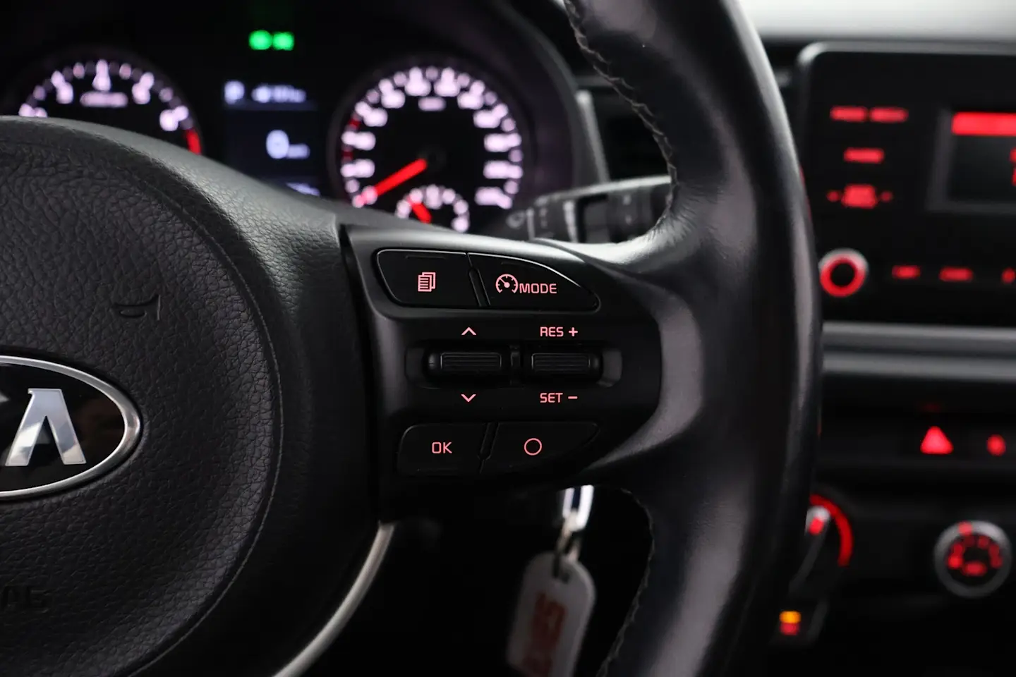 Car Image - 2CvGpHbNGiT4ZfuMV451fn