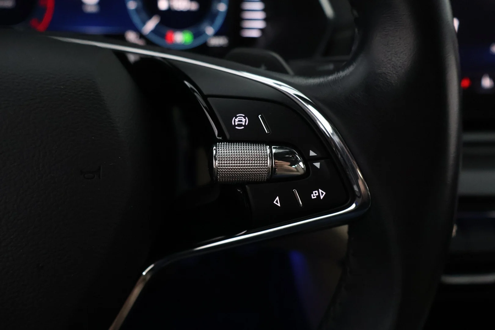 Car Image - 19PTbuBHPIkFgw70spmxKF