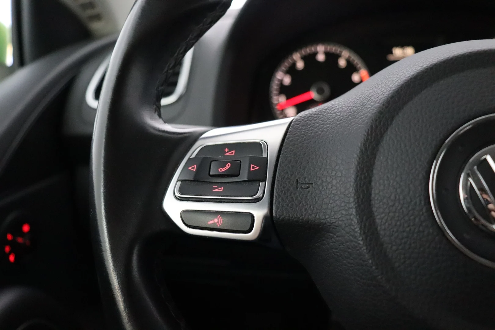 Car Image - 6tPwqdE0Peb1r8jELkfiTs