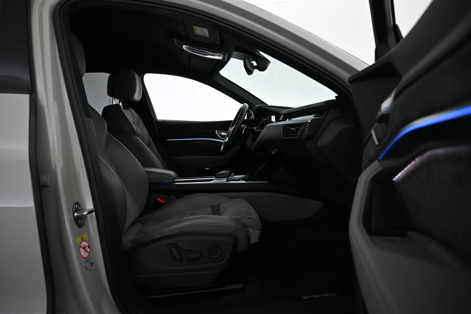 Car Image - H1GAqbb5wSGXI3Ox2HtBd