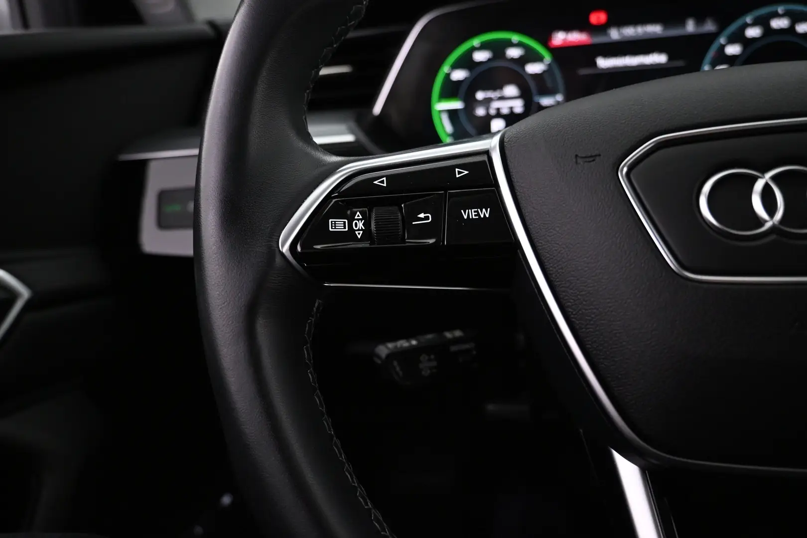 Car Image - 78Otkw3tBMWsyFS2IggW6W