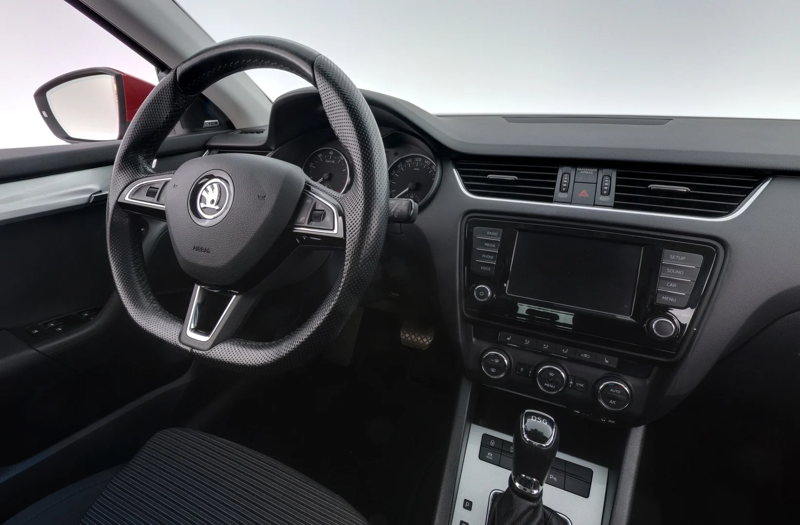 Car Image - 2Q4XcGlGjuImrbX3qycF8