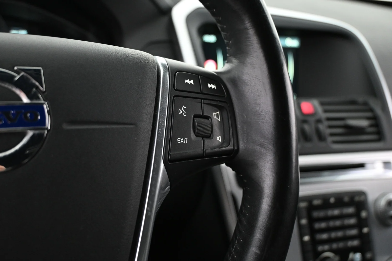 Car Image - 4xJ3A6OM55WQAt4Wubx0Wu