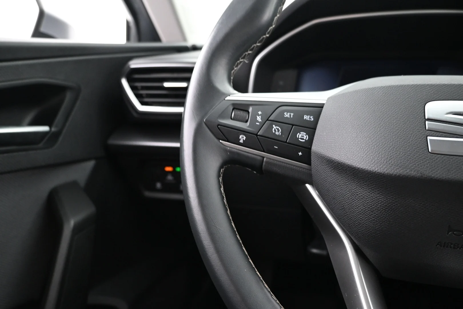 Car Image - 4WNkBK9ejkdsVOyEsv4wEy