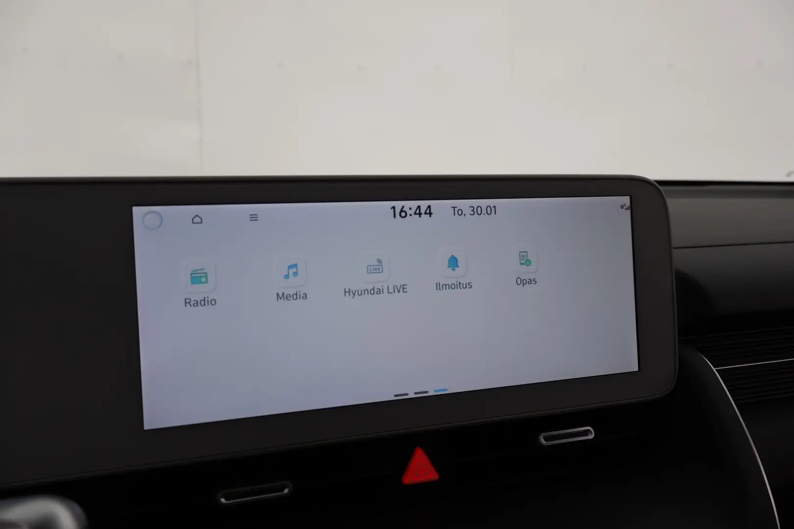 Car Image - 7F1nyAcoVd5ydqUq8I9G6S