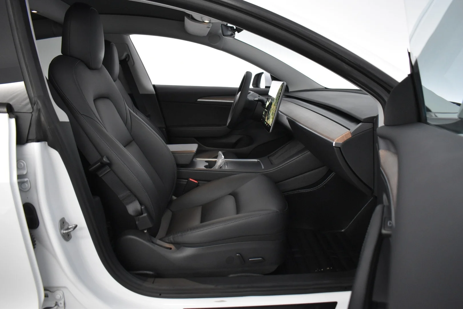 Car Image - 6FFhHSCU7DDUEzv8pcMfkY