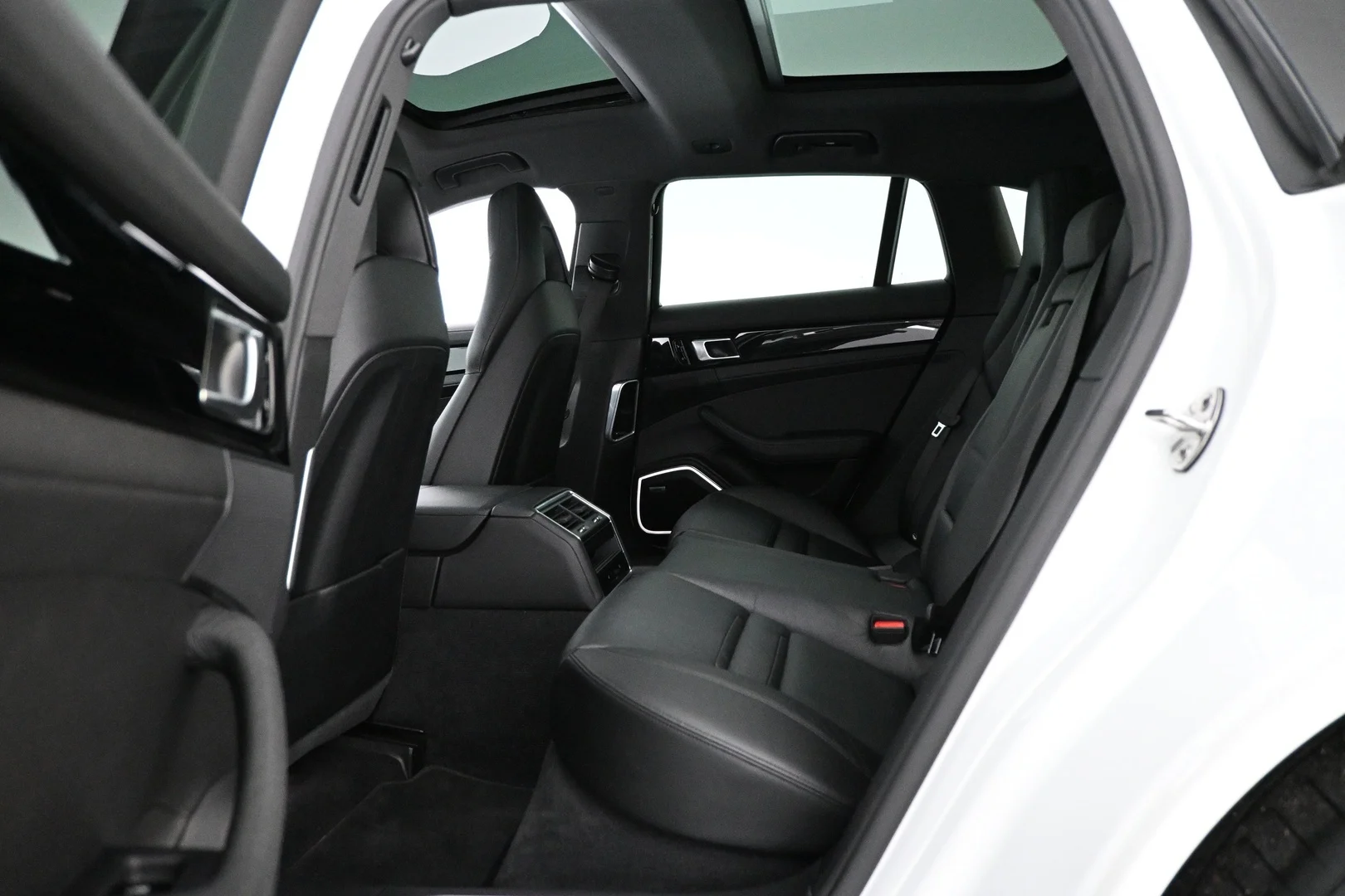 Car Image - 4IPGasvMXo4iWoeBH74GAu