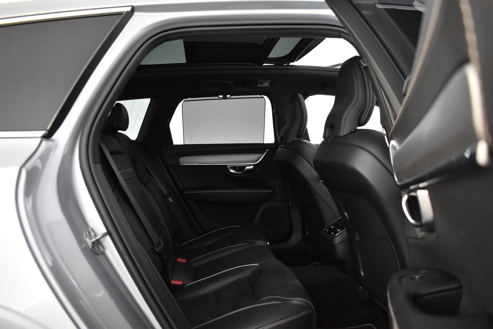 Car Image - 5pbksEAtCyykcRglaLF0bL