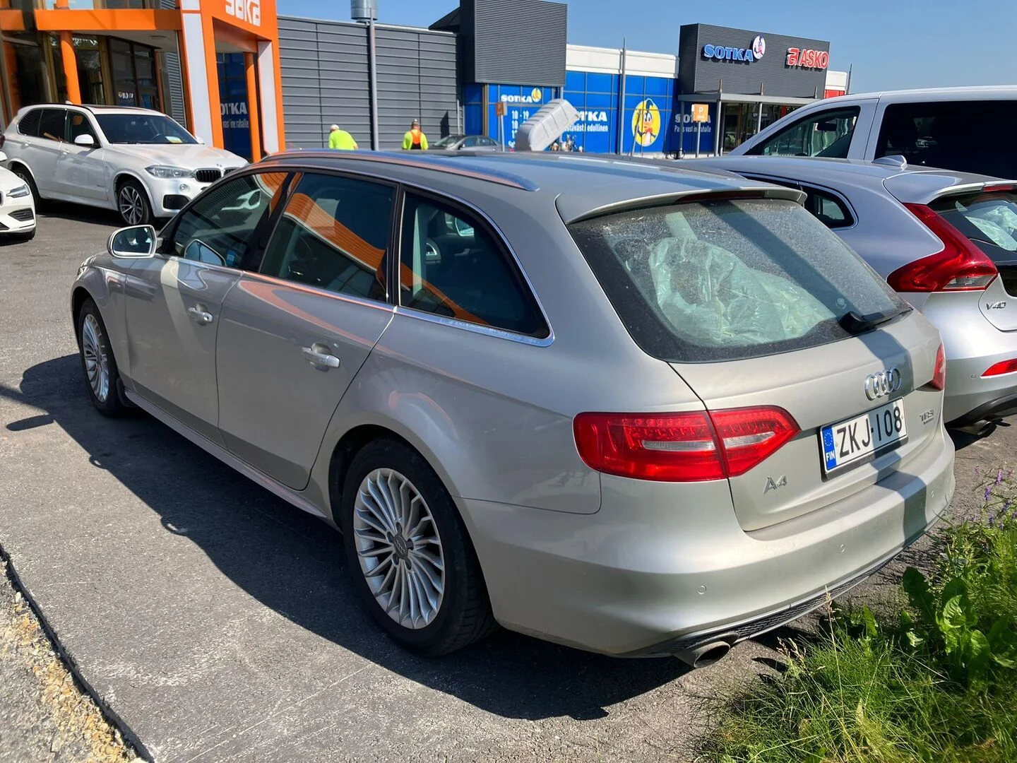 Car Image - scaeU4us1dGkNMtWL3vbn