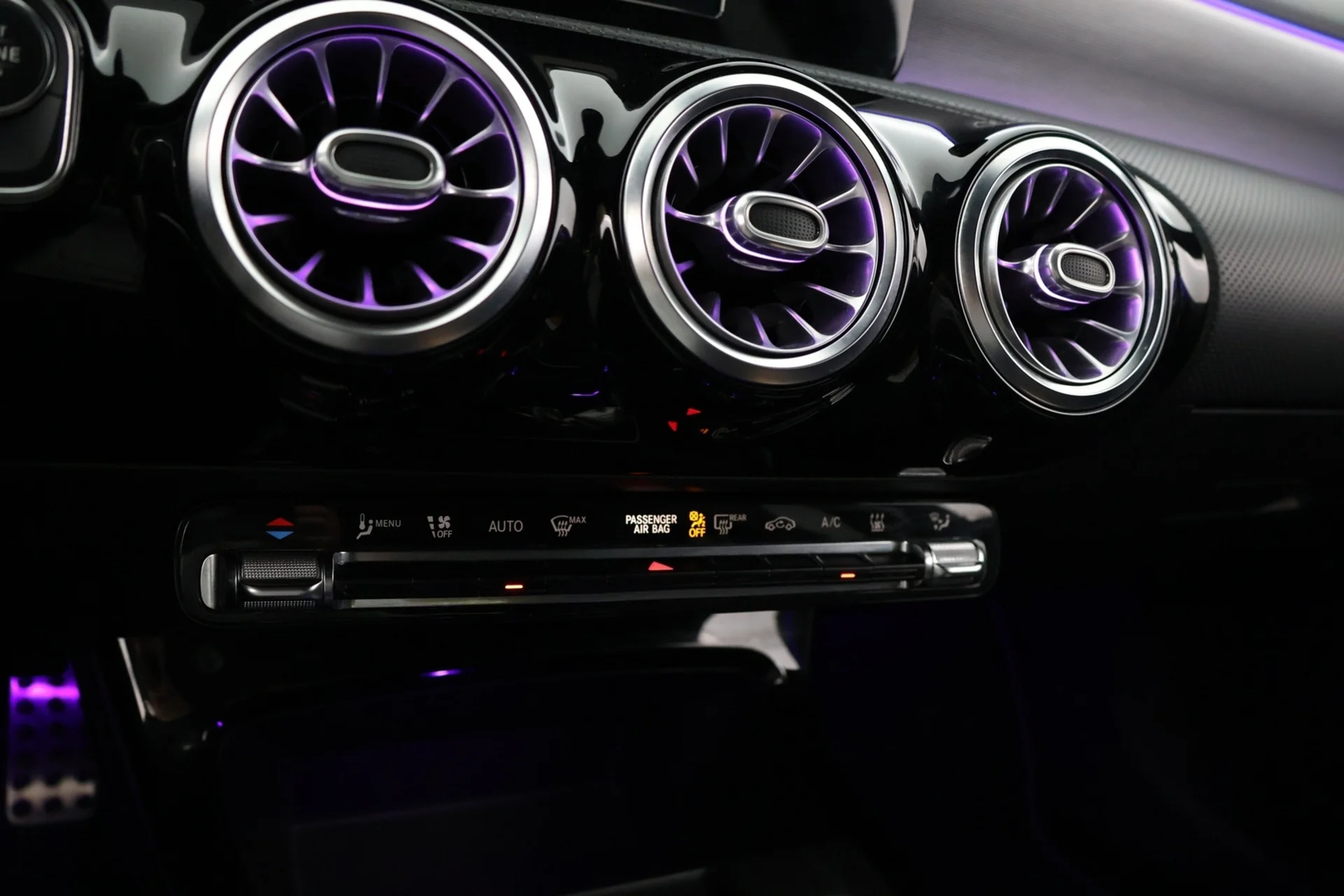 Car Image - 7vDdaeBgGQNoU0sIeI7sam