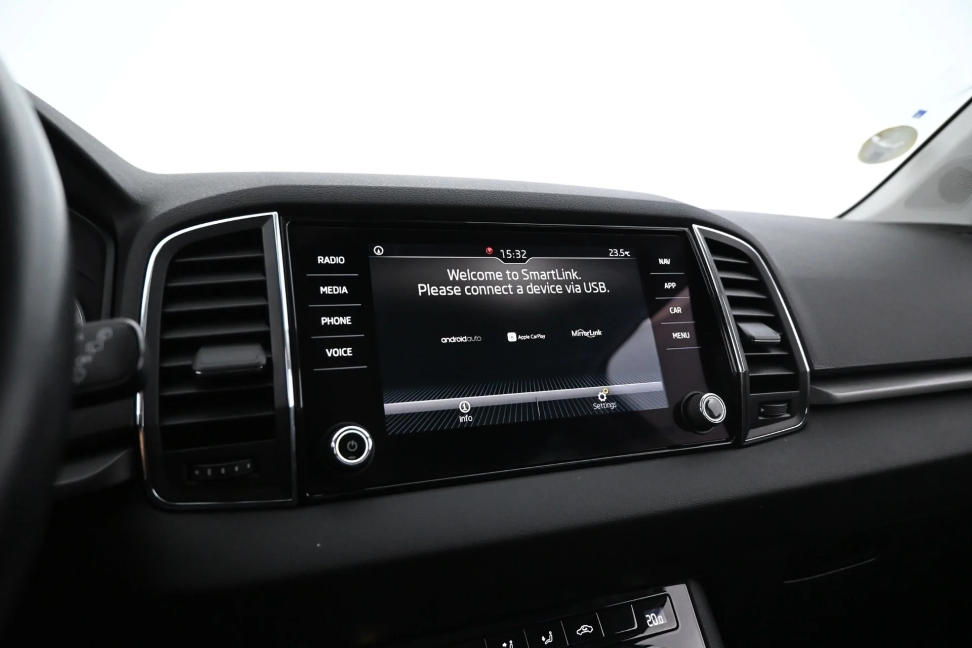 Car Image - 27ApwB9vBT6s1x1Sry2OyV