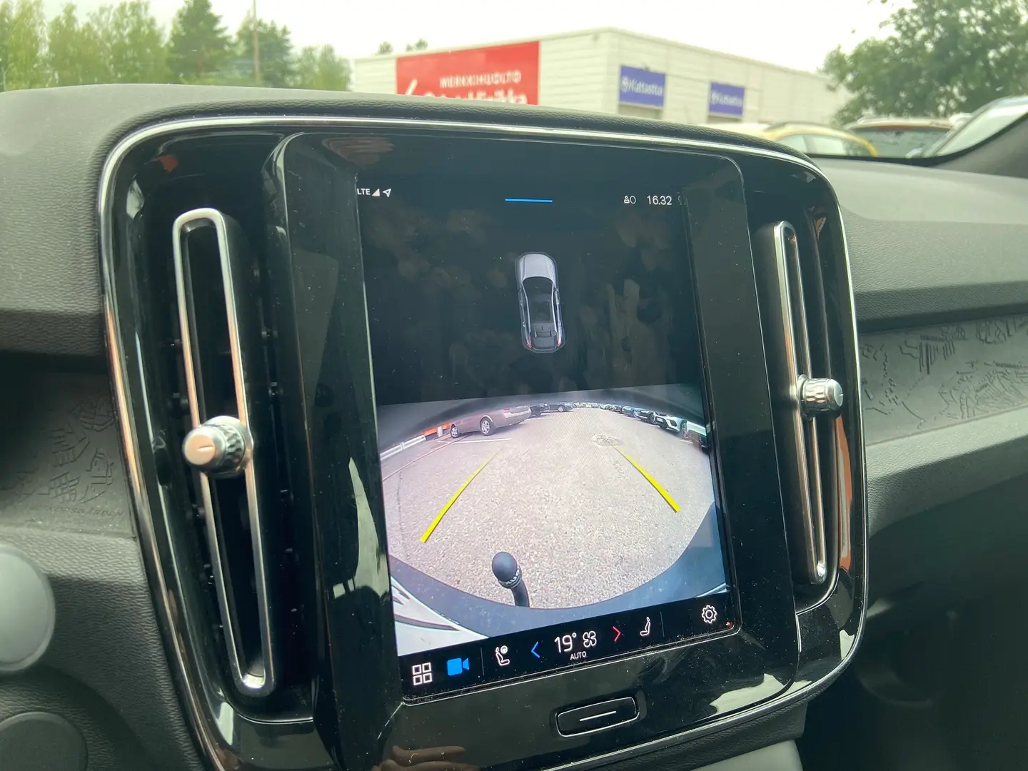 Car Image - 7vJTle0pFAzX9gCjPp3KBw