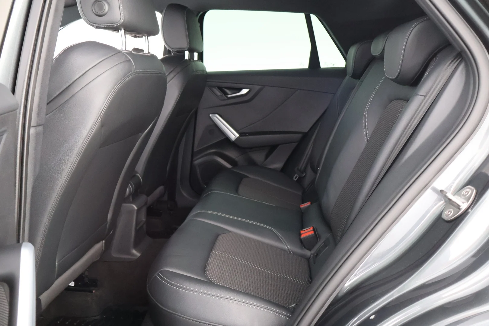 Car Image - 62SfnMIfCj7ZRq1pYeAjZO
